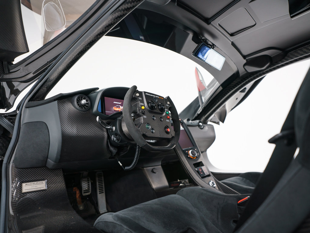 Used 2015 McLaren P1 RWD image 8
