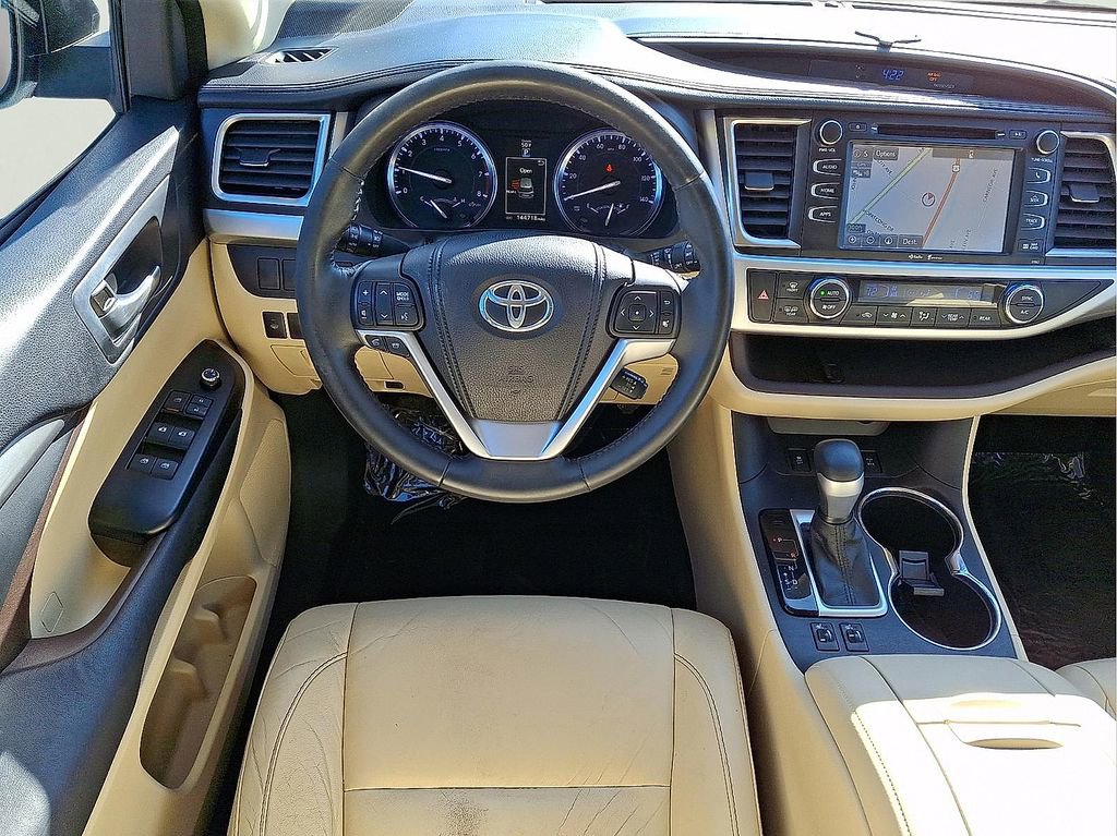 Used 2014 Toyota Highlander XLE image 12