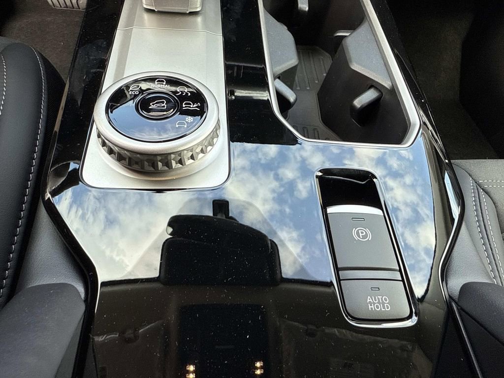 New 2026 Mitsubishi Outlander SE image 33