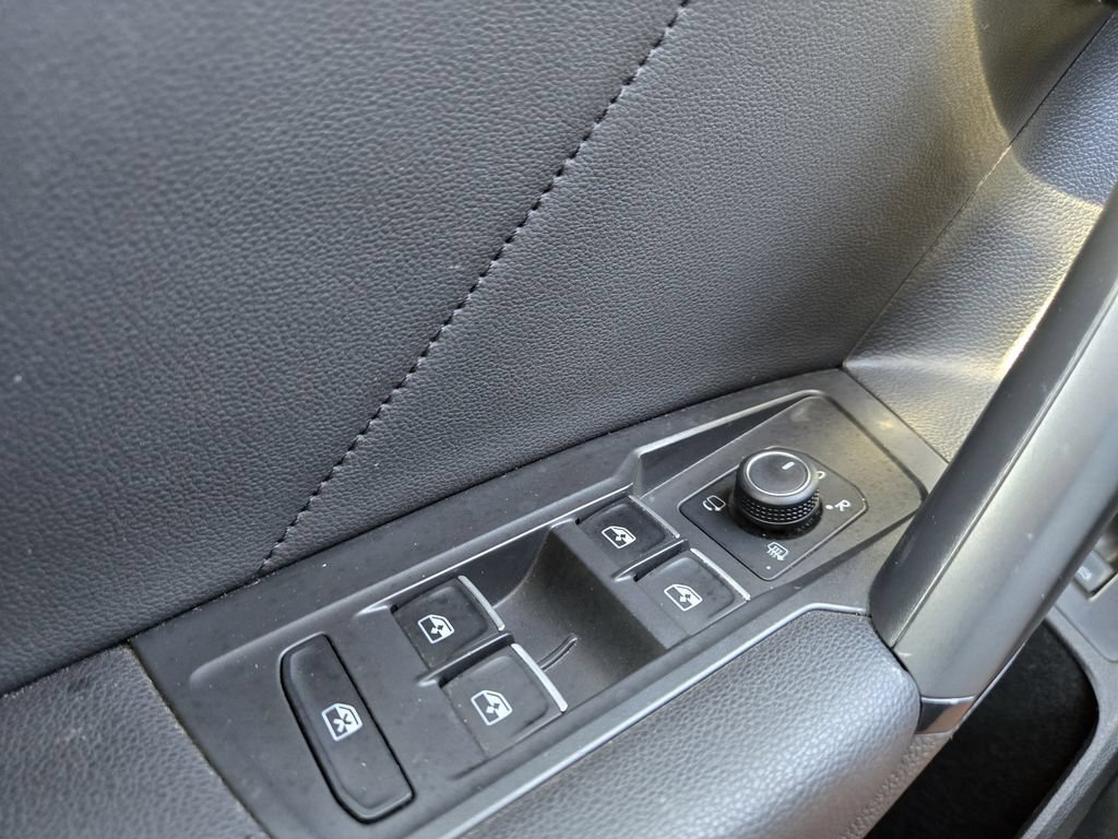 Used 2019 Volkswagen Tiguan SEL Premium w/ 3rd Row Seat Package AWD/4WD image 22