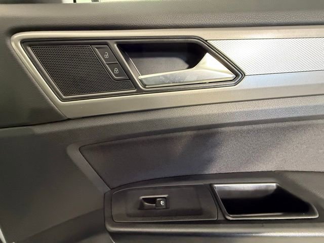 Used 2020 Volkswagen Atlas Cross Sport S image 35