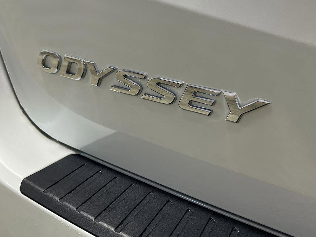 New 2026 Honda Odyssey Touring image 9