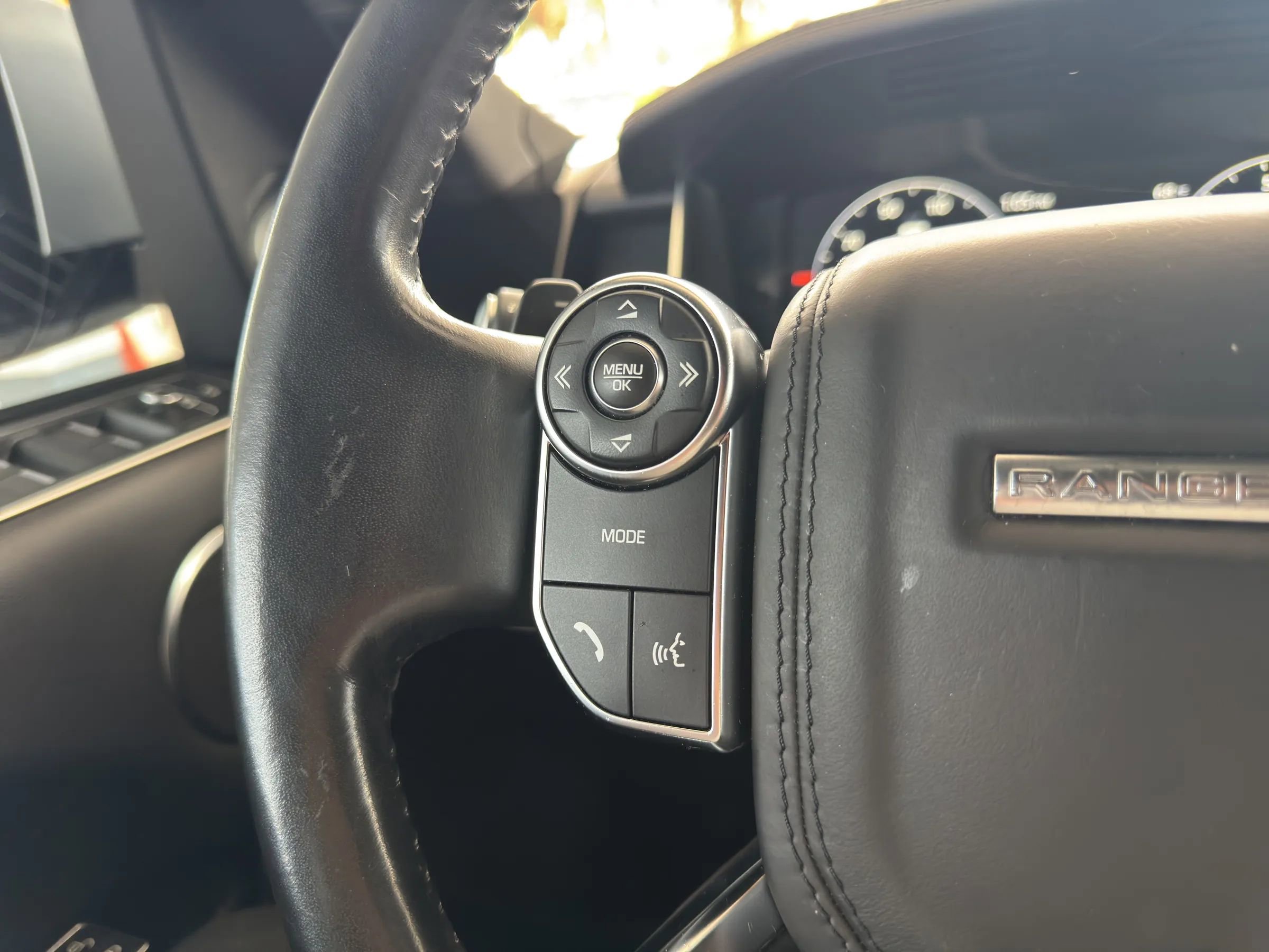 Used 2017 Land Rover Range Rover HSE image 35