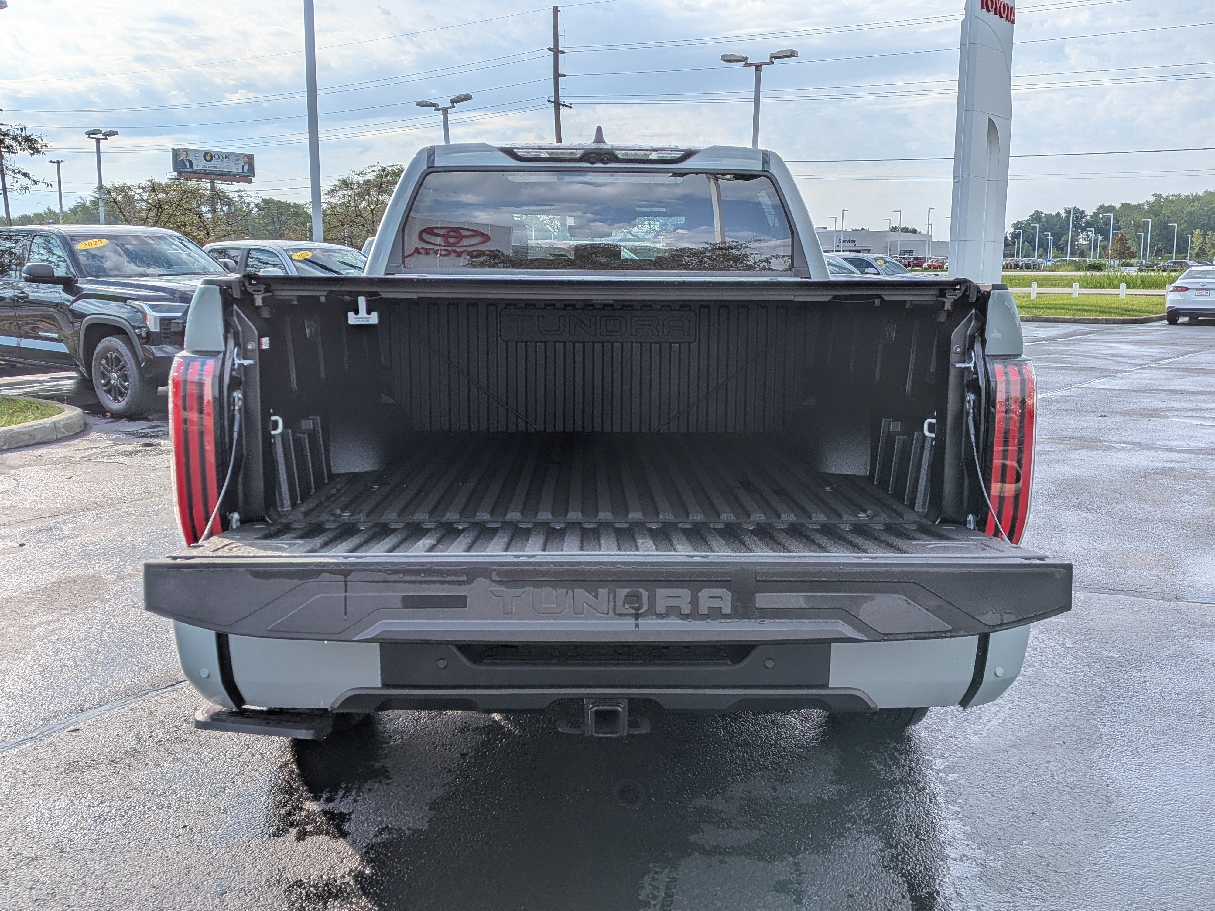 New 2026 Toyota Tundra Platinum w/ TRD Off-Road Package AWD/4WD image 5