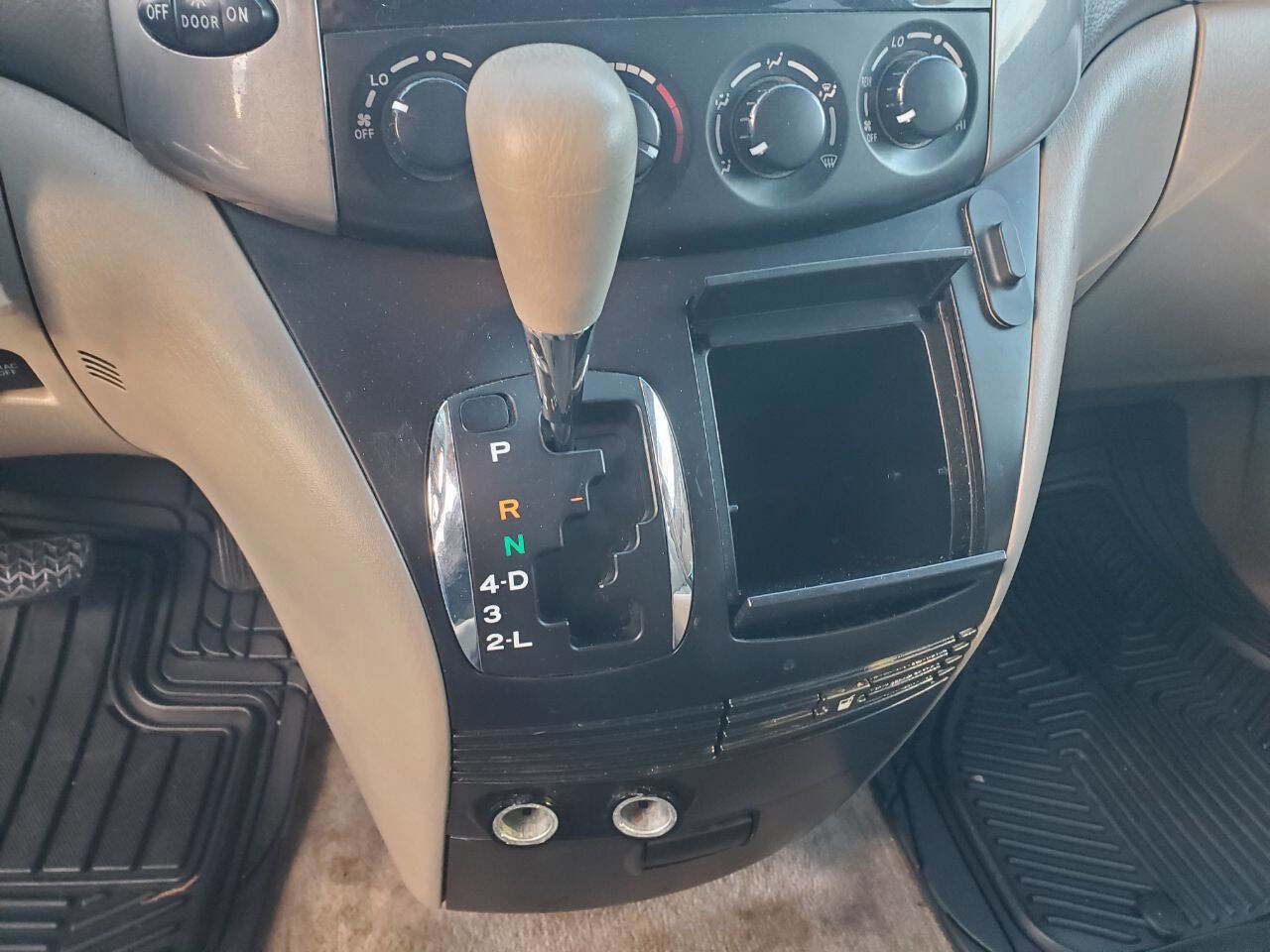 Used 2009 Toyota Sienna LE image 21