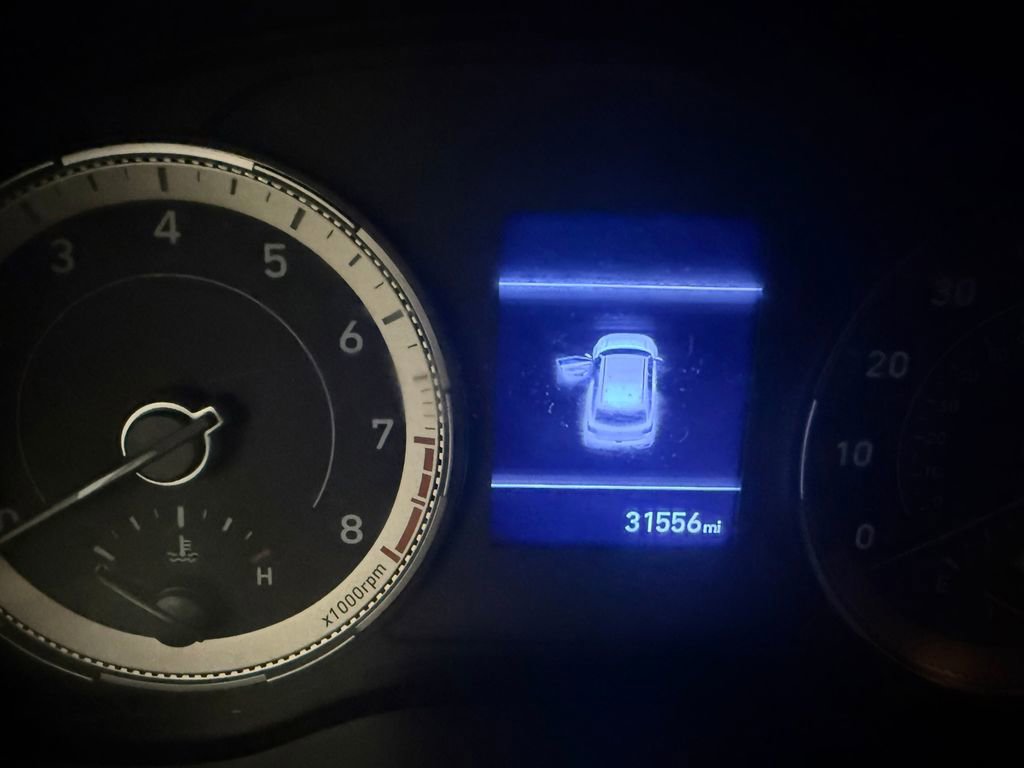 Certified 2022 Hyundai Venue SEL image 3