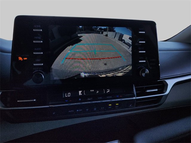 Used 2022 Toyota Sienna XLE image 17