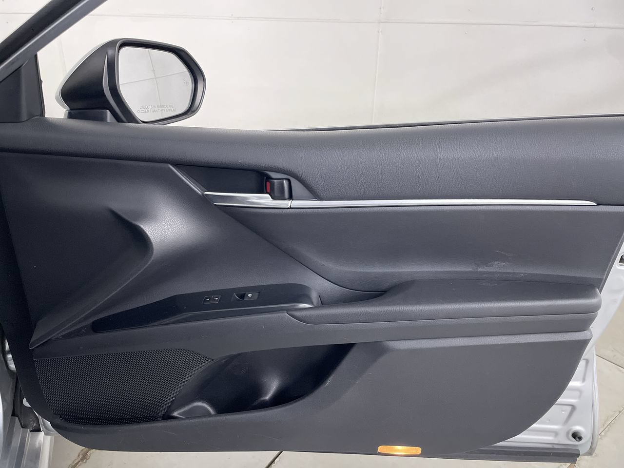 Used 2019 Toyota Camry SE w/ Convenience Package FWD image 22