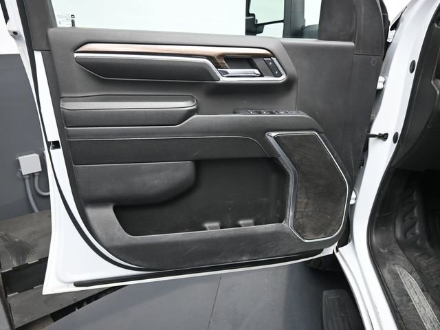 Used 2024 Chevrolet Silverado 2500 LT w/ Convenience Package image 9