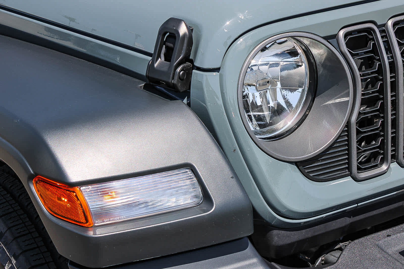 Used 2026 Jeep Wrangler Unlimited Sport AWD/4WD image 4