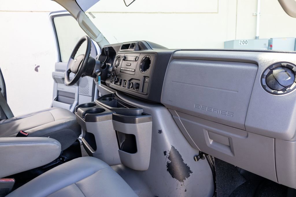 Used 2014 Ford E-250 and Econoline 250 Extended w/ Power Group image 12