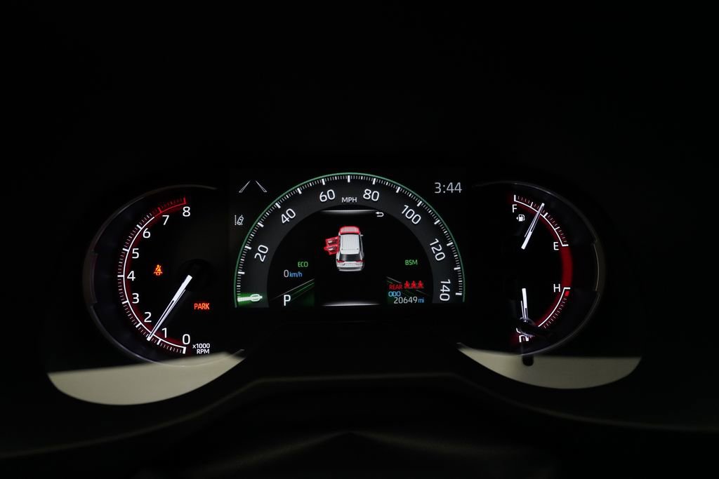 Used 2025 Toyota RAV4 XLE image 2