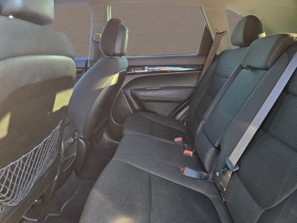 Used 2015 Kia Sorento LX FWD image 11