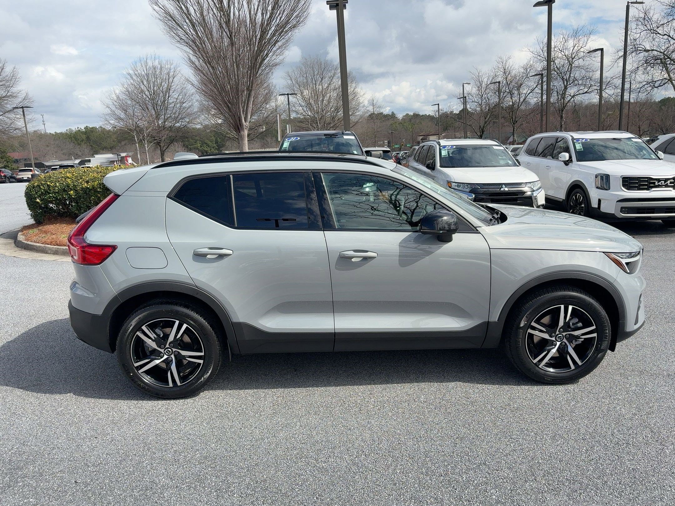 New 2026 Volvo XC40 B5 Core w/ Protection Package image 8
