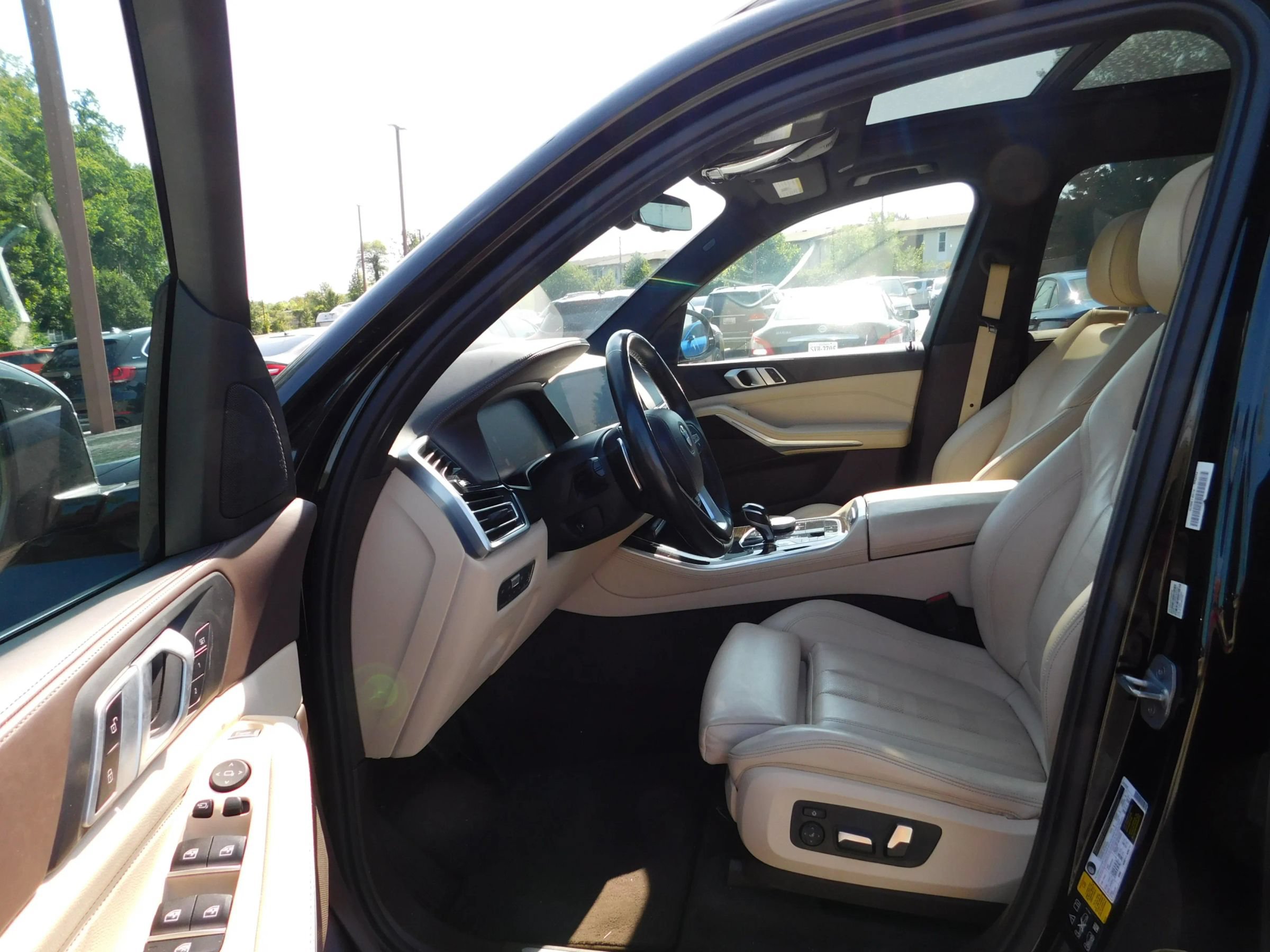 Used 2019 BMW X5 xDrive40i w/ Premium Package 2 AWD/4WD image 19