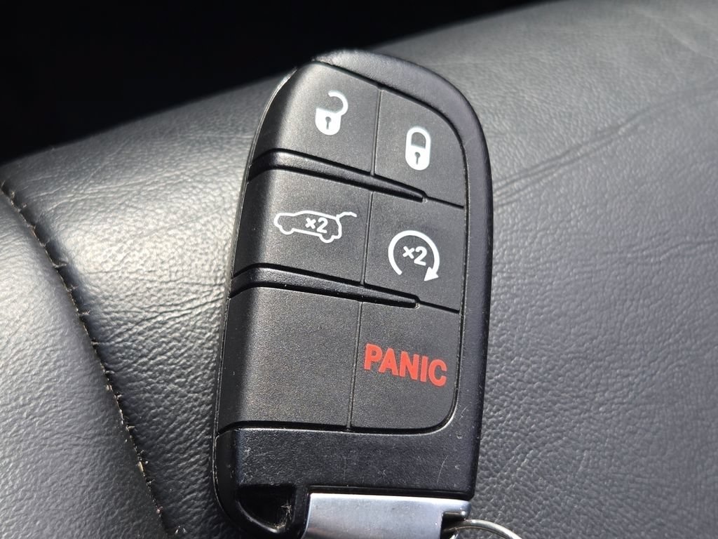 Used 2020 Jeep Grand Cherokee Limited AWD/4WD image 38