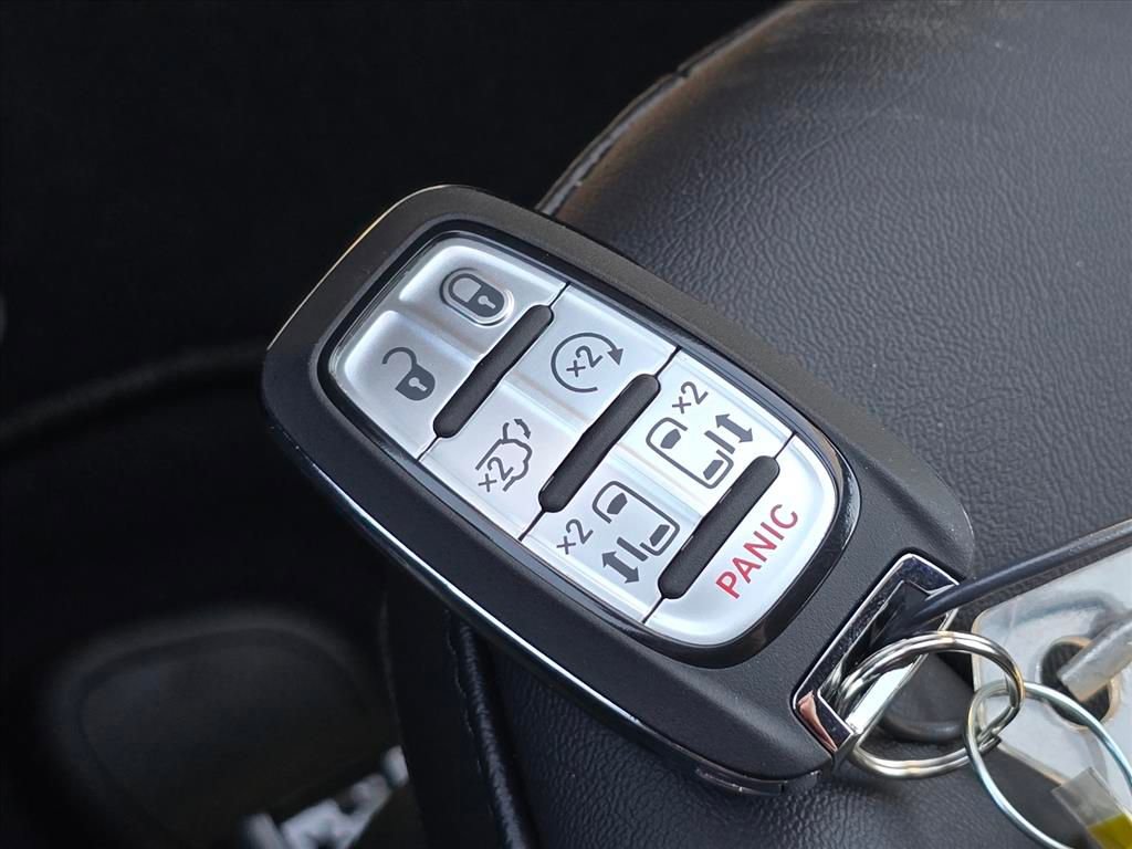 New 2026 Chrysler Pacifica Select FWD image 13