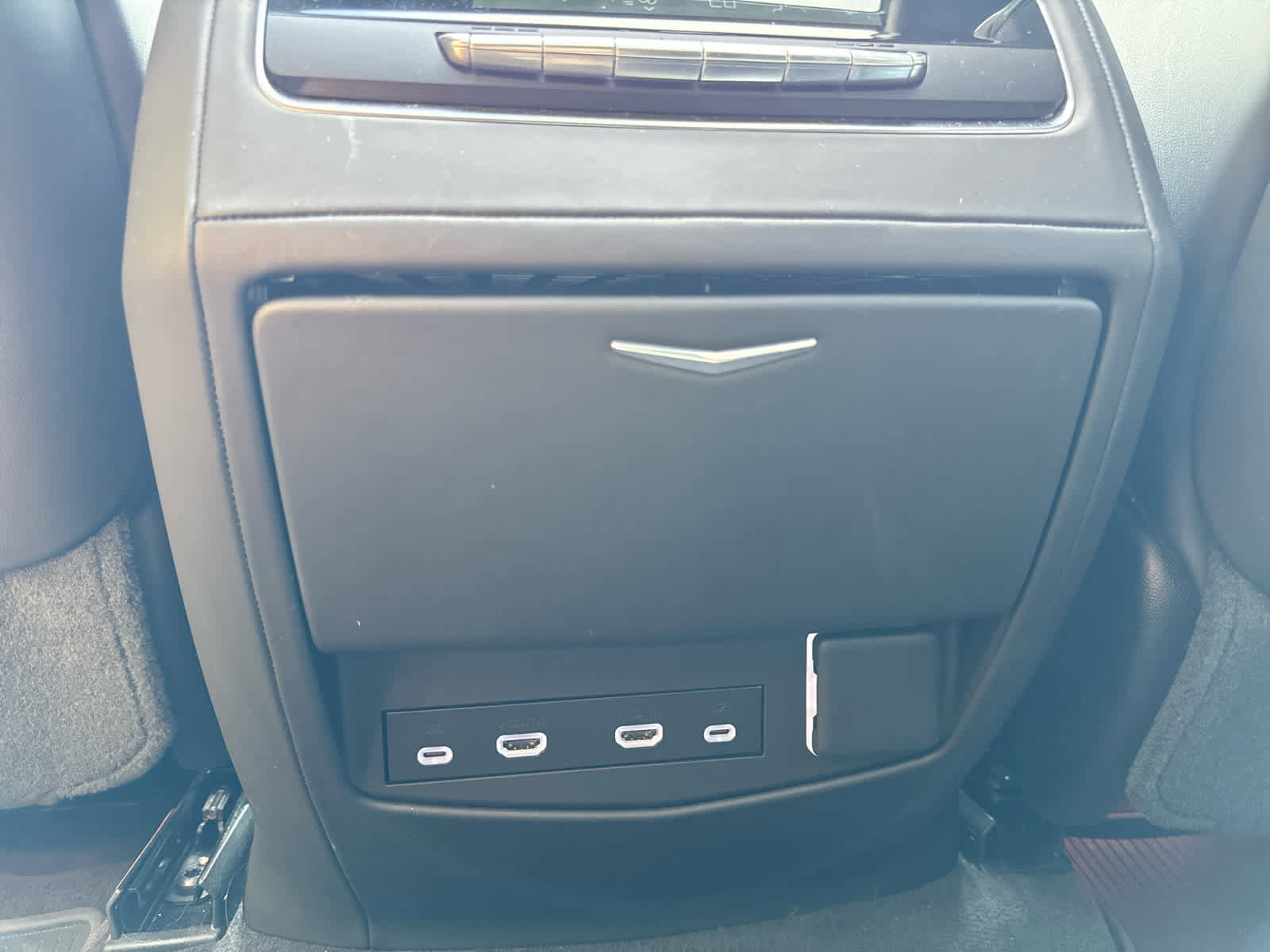 Used 2023 Cadillac Escalade Sport Platinum w/ LPO, ONYX Package image 25