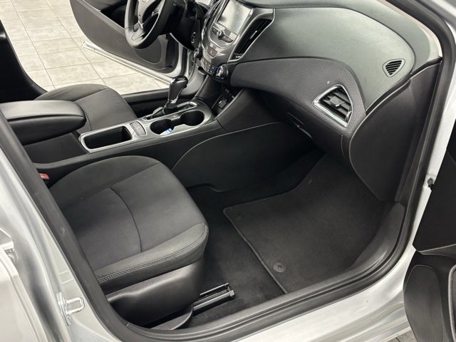 Used 2016 Chevrolet Cruze LT w/ Convenience Package image 28