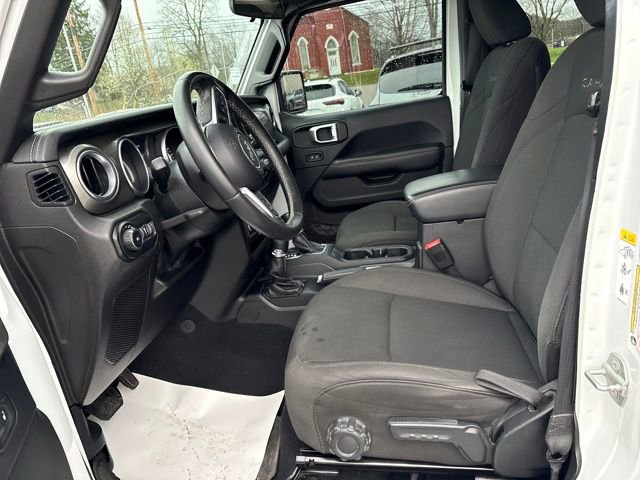 Used 2018 Jeep Wrangler Unlimited Sahara image 9