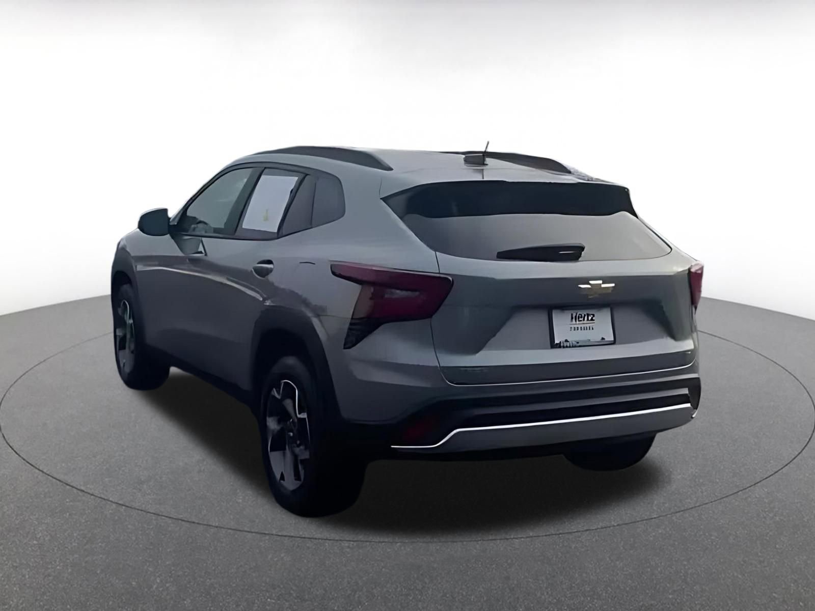 Used 2025 Chevrolet Trax LT image 11