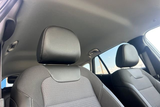 Used 2025 Chevrolet Trax LT w/ LT Convenience Package image 20