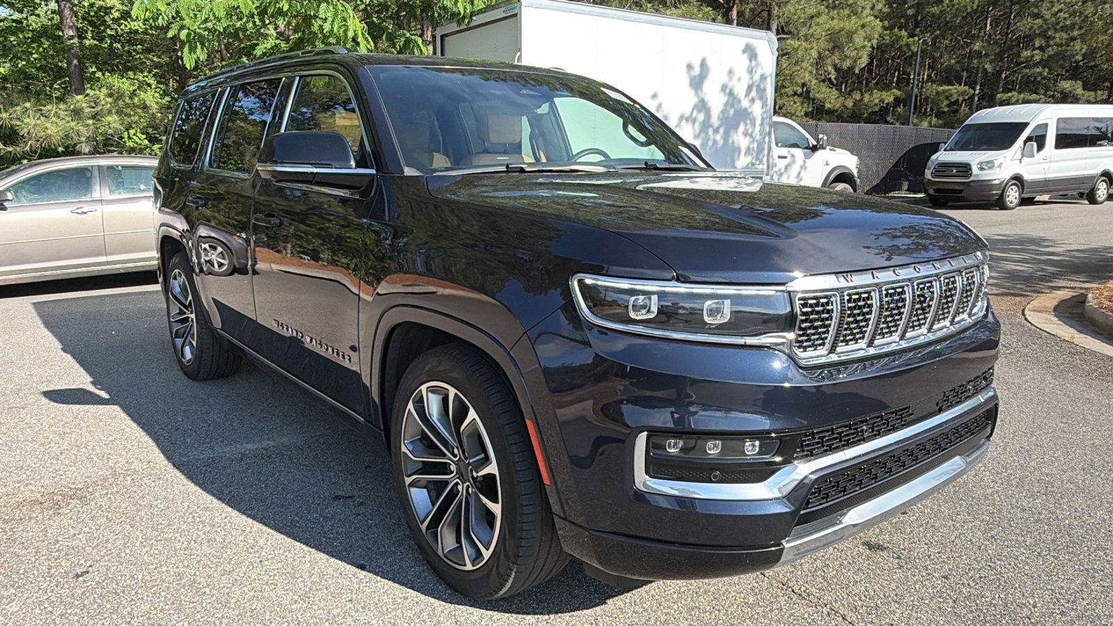 Used 2025 Jeep Grand Wagoneer Series III AWD/4WD image 5