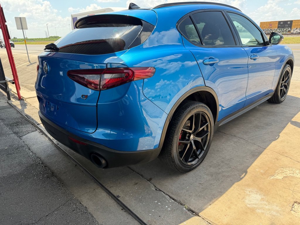 Used 2019 Alfa Romeo Stelvio AWD w/ Nero Edizione image 17