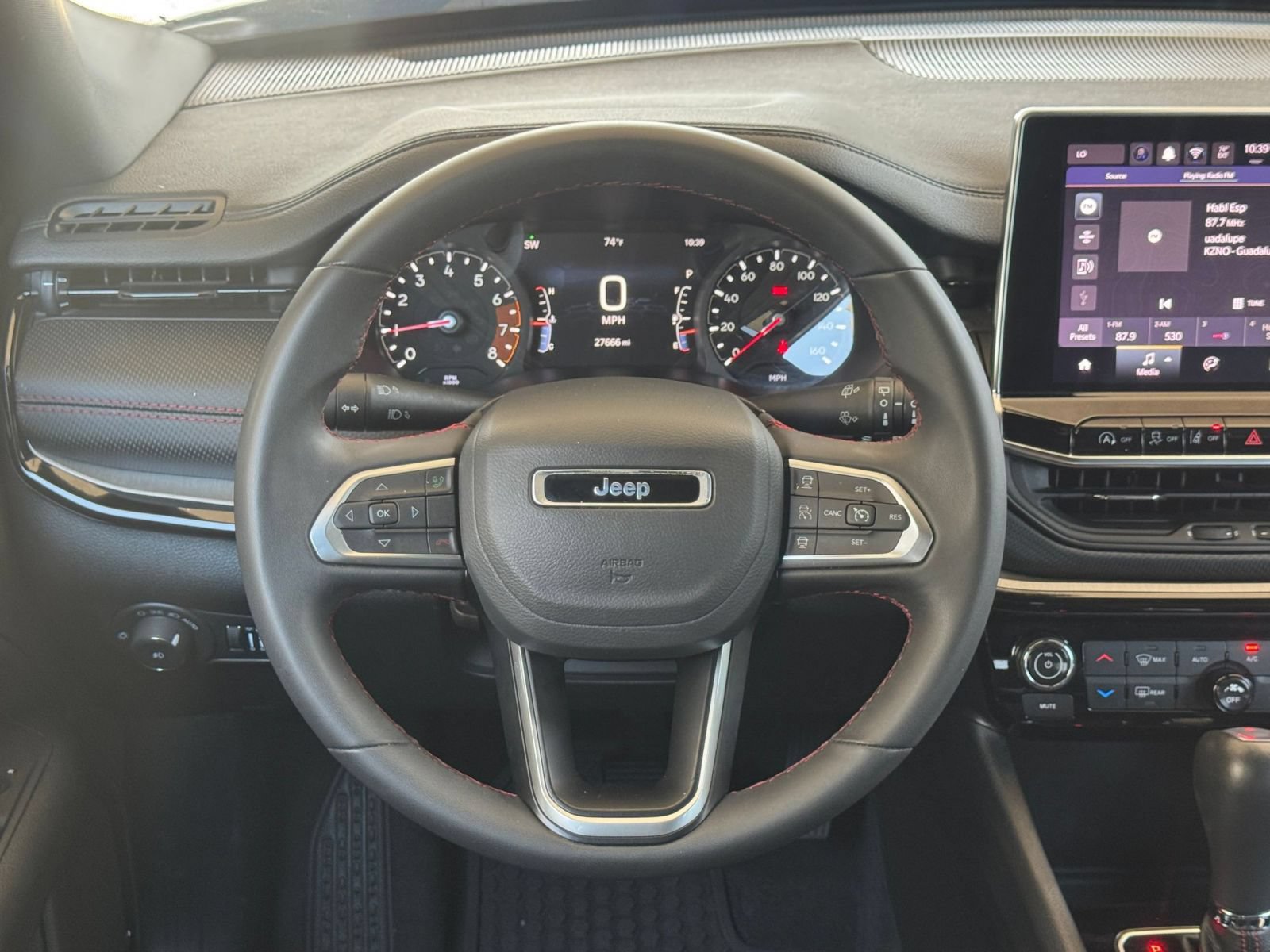 Used 2025 Jeep Compass Trailhawk AWD/4WD image 26