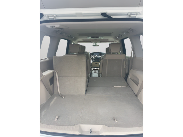 Used 2016 Nissan Quest Platinum FWD image 9