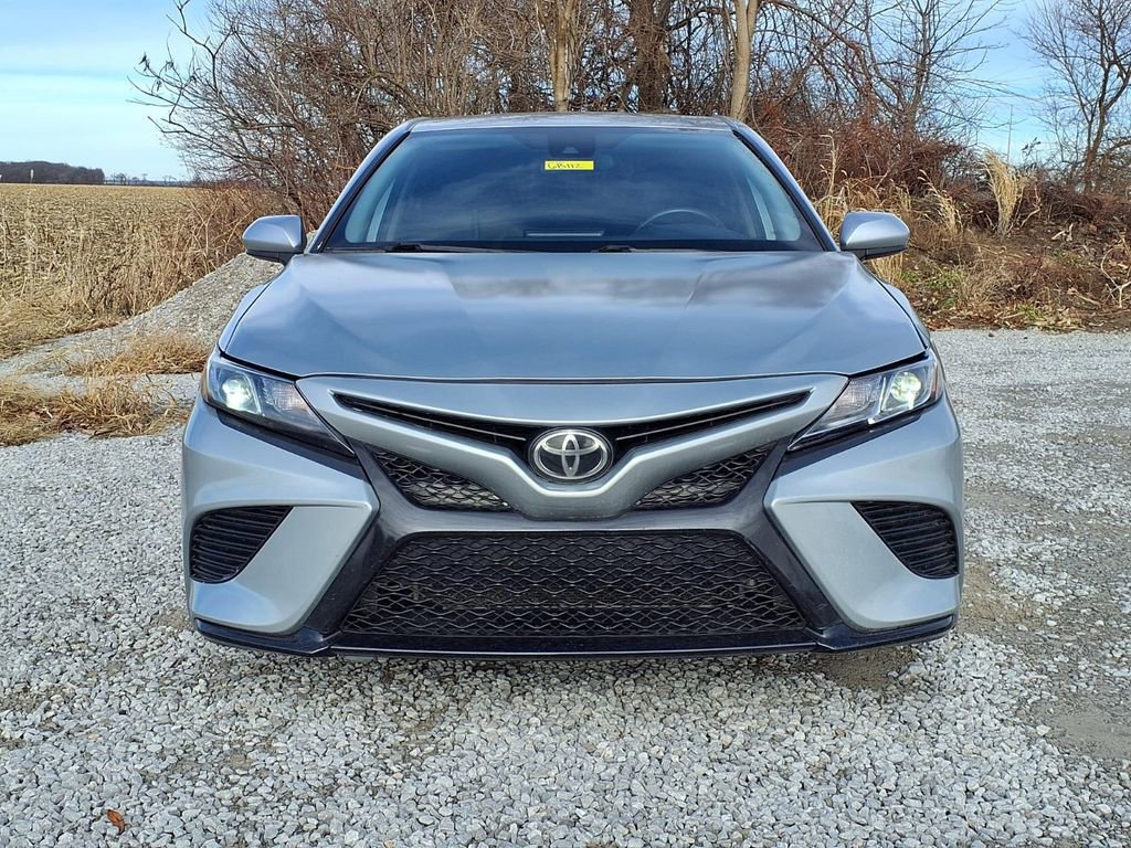 Used 2021 Toyota Camry SE FWD image 3