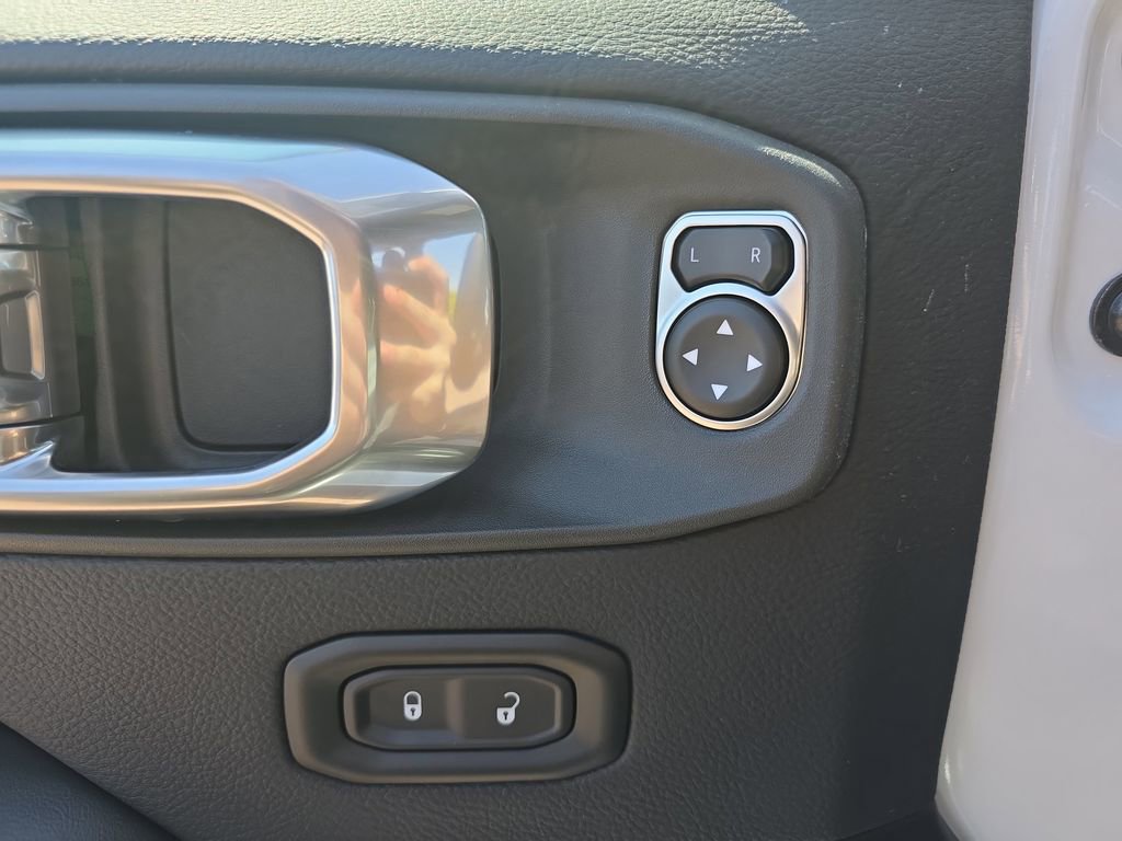 New 2026 Jeep Wrangler Unlimited Sahara AWD/4WD image 27