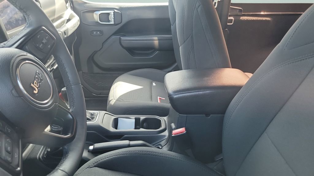 Used 2023 Jeep Wrangler Willys image 3