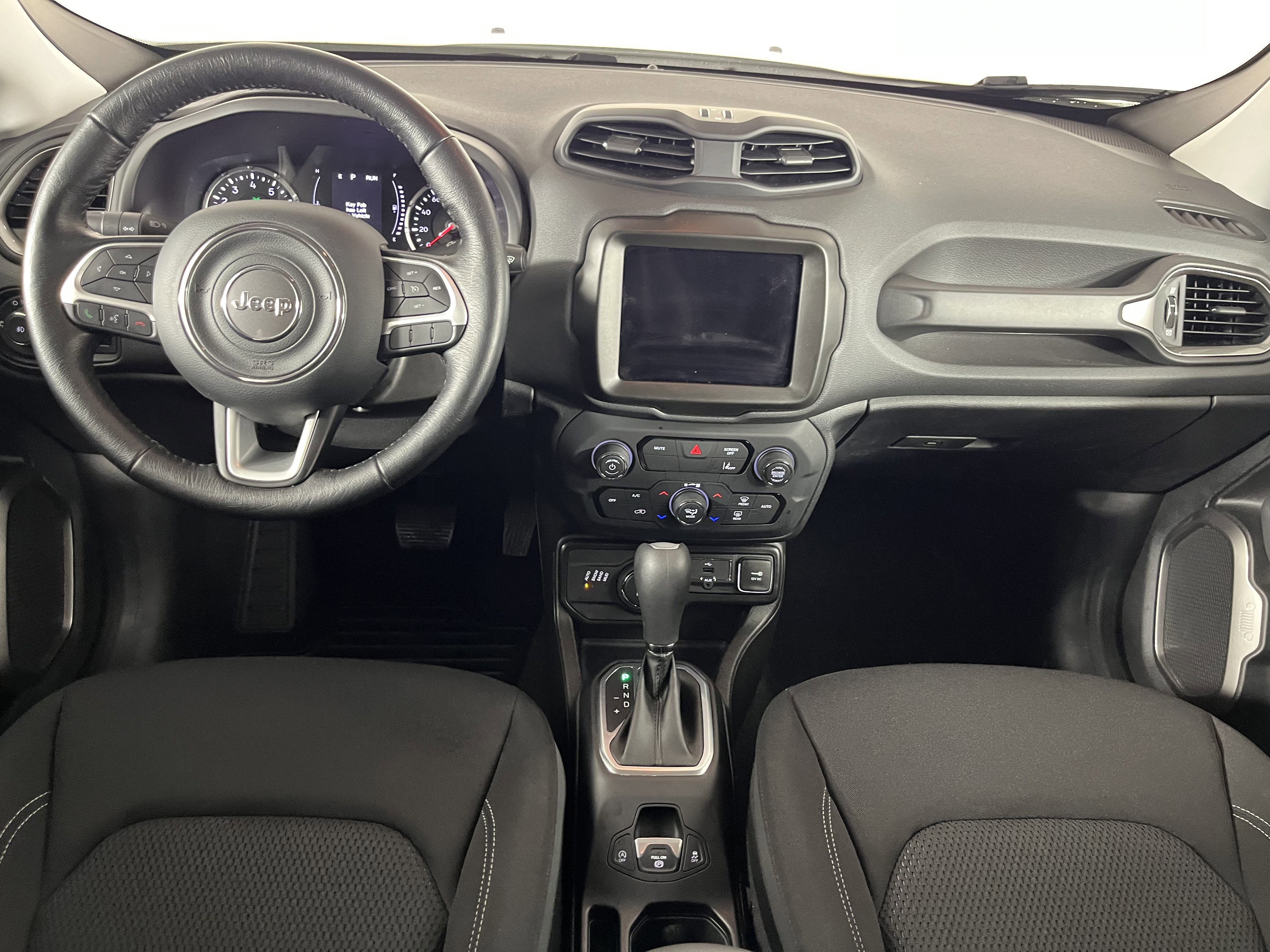 Used 2023 Jeep Renegade Latitude w/ Premium Group AWD/4WD image 10
