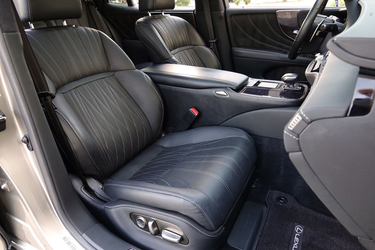 Used 2019 Lexus LS 500 image 8