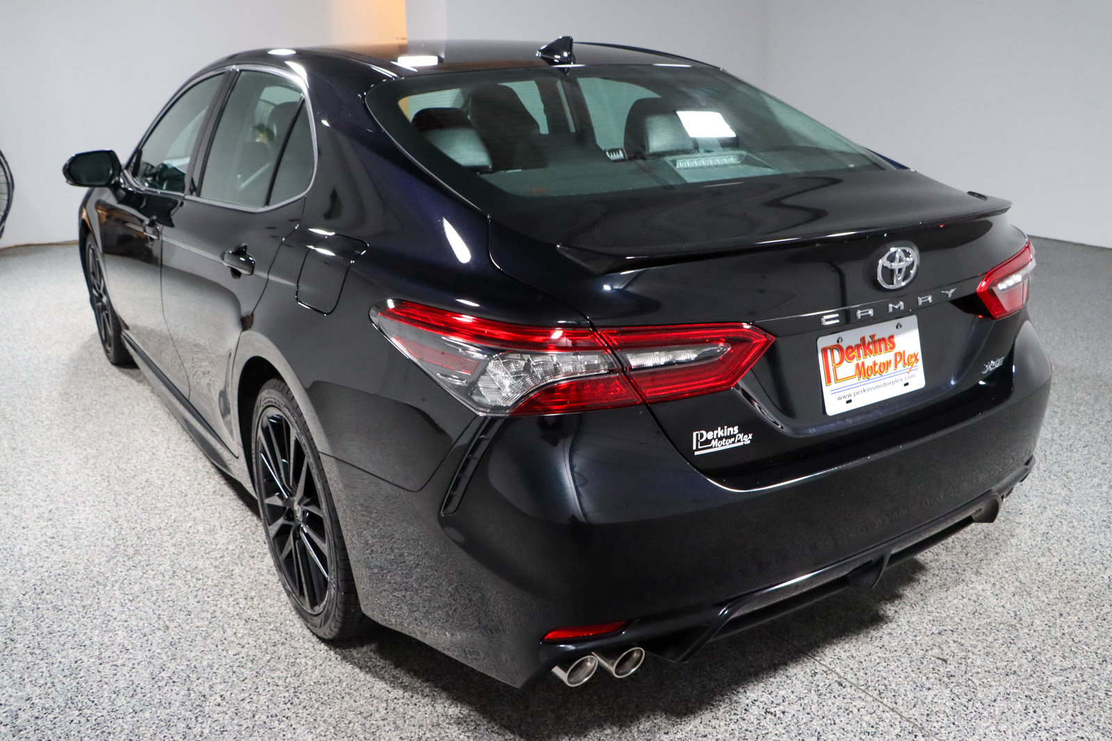 Used 2024 Toyota Camry XSE FWD image 9