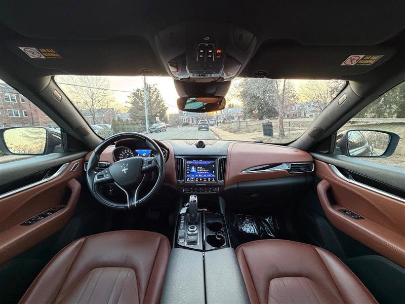 Used 2020 Maserati Levante image 31