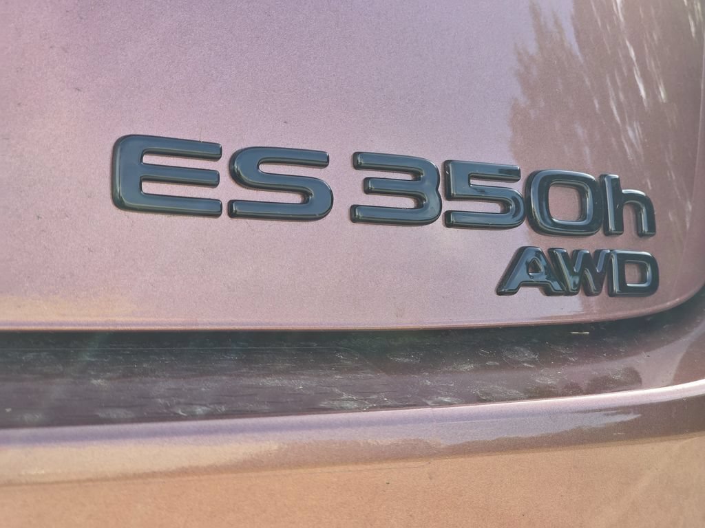New 2026 Lexus ES 350h AWD image 10