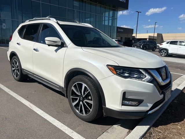 Used 2017 Nissan Rogue SL w/ SL Premium Package image 3
