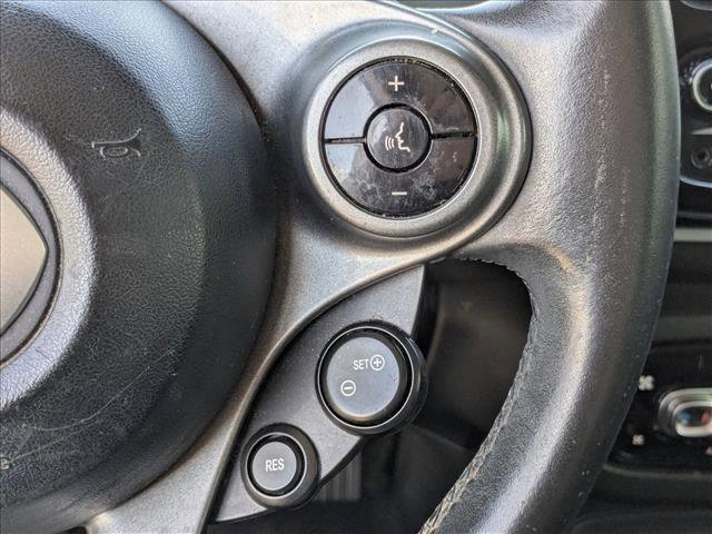 Used 2016 smart fortwo passion image 6