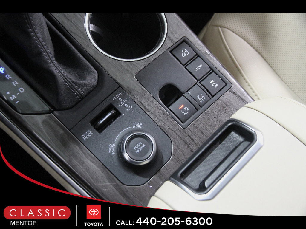 Certified 2025 Toyota Highlander Limited image 16