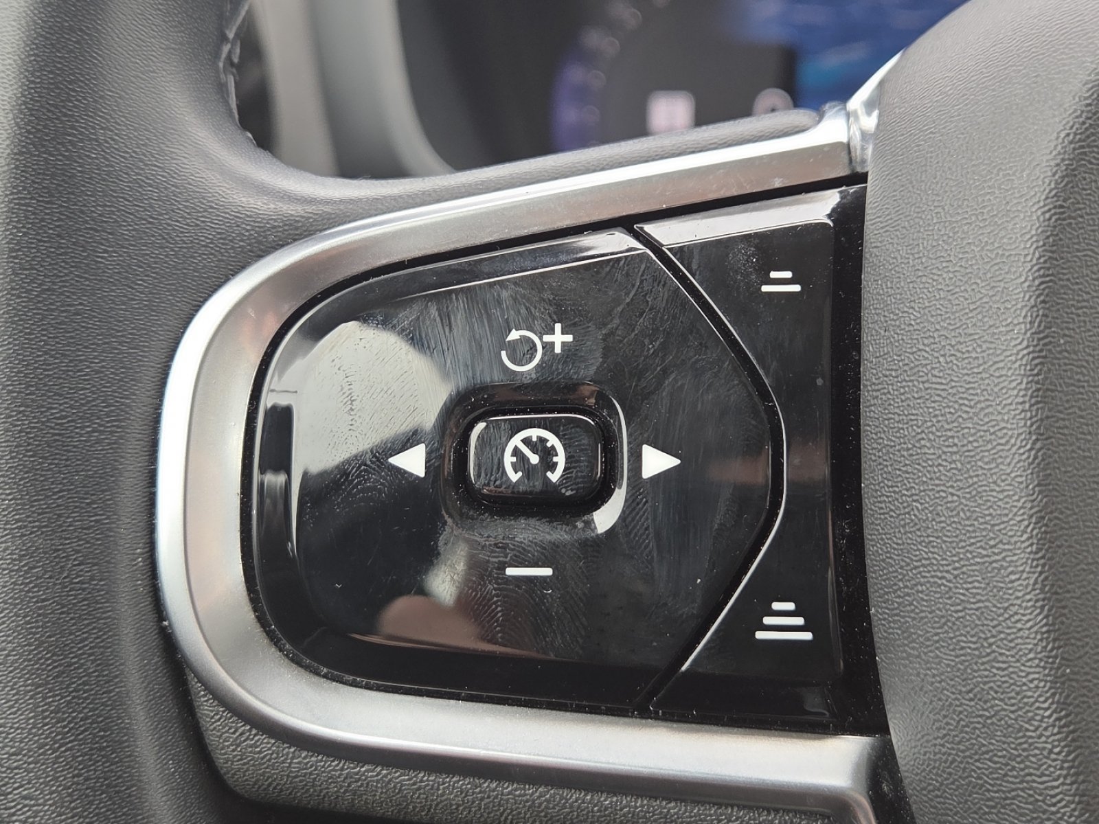 Used 2024 Volvo S60 B5 Plus FWD image 6