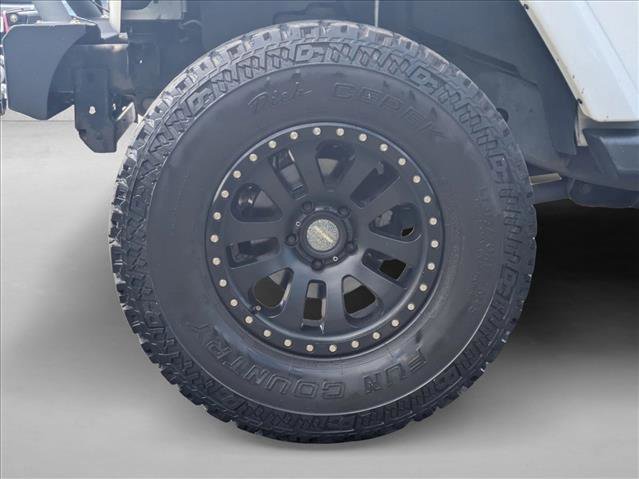 Used 2015 Jeep Wrangler Unlimited Sahara w/ Max Tow Package AWD/4WD image 23