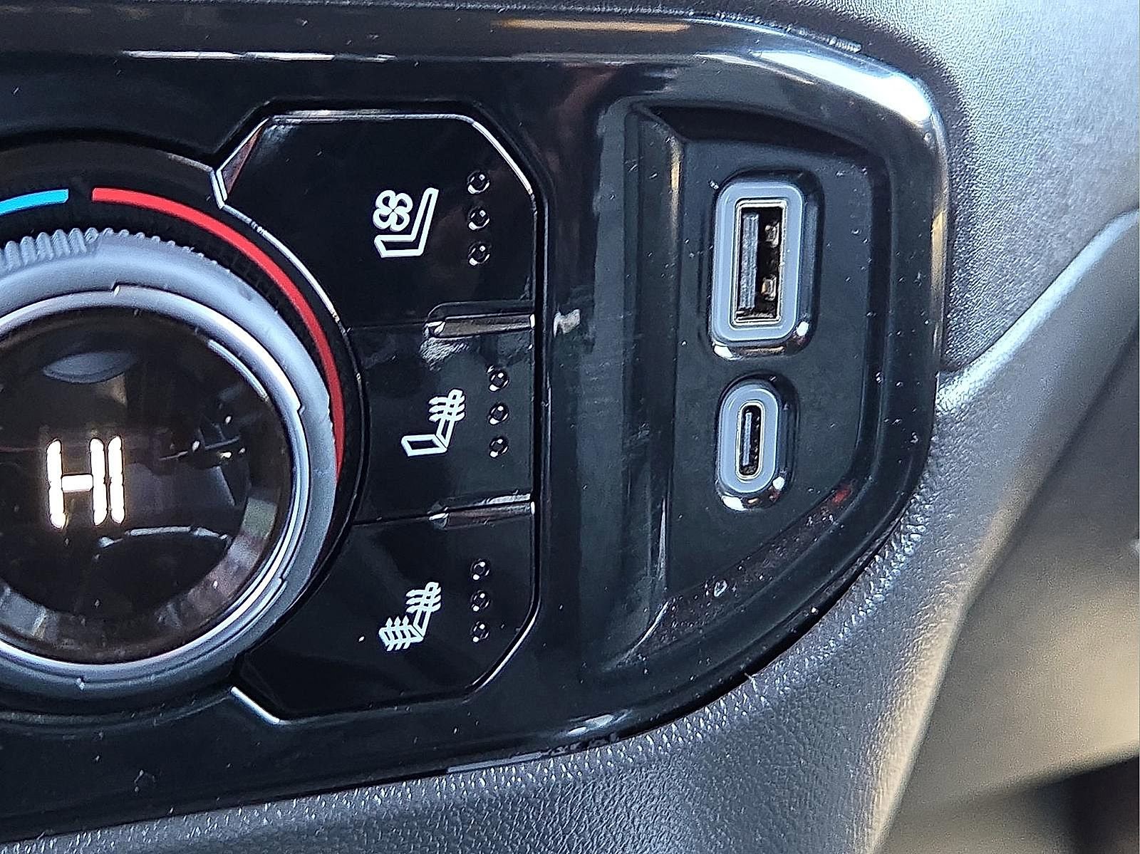 Used 2024 Chevrolet Silverado 1500 ZR2 w/ Technology Package image 17