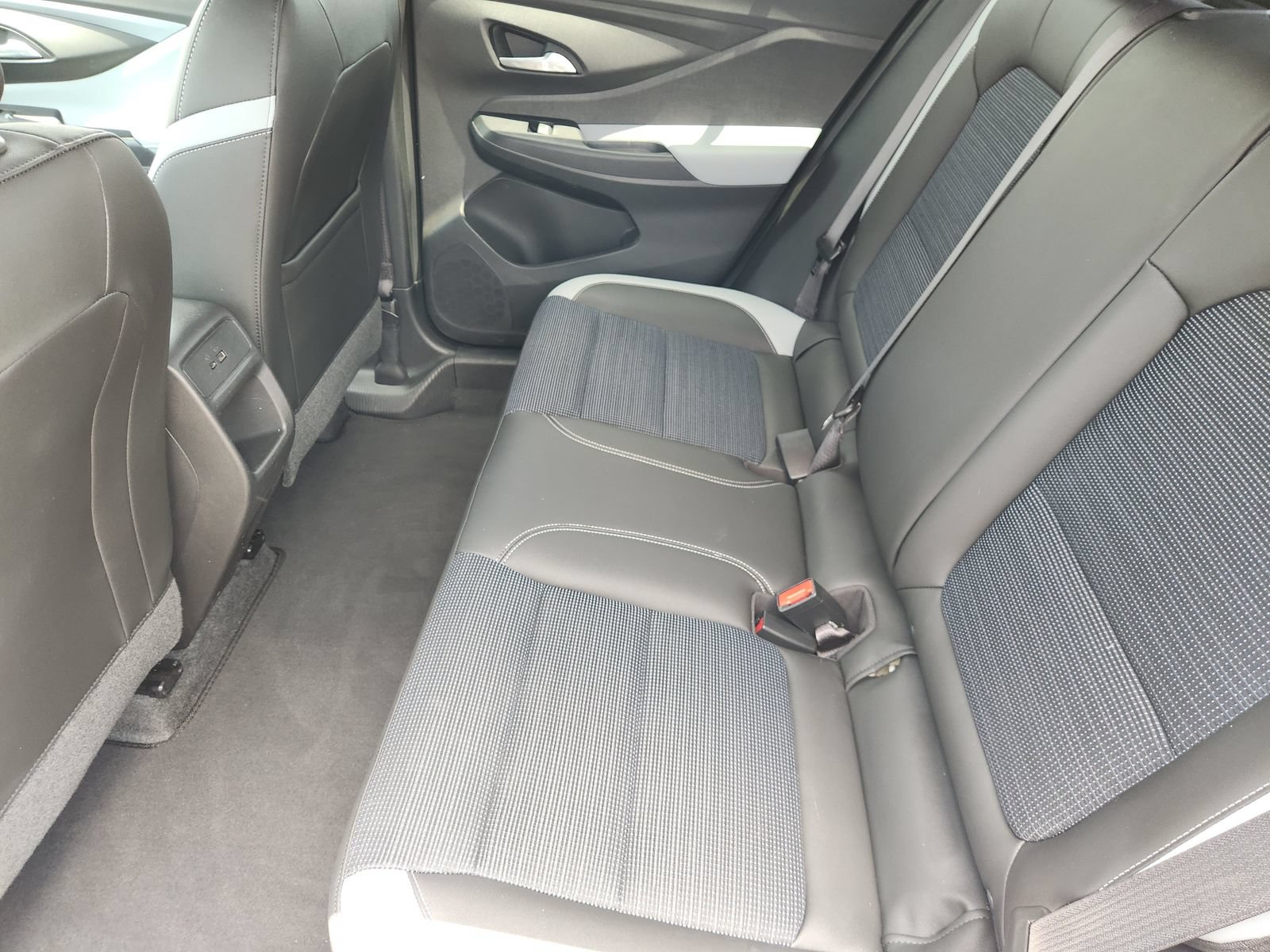 Used 2025 Buick Envista Preferred w/ Convenience II Package FWD image 34