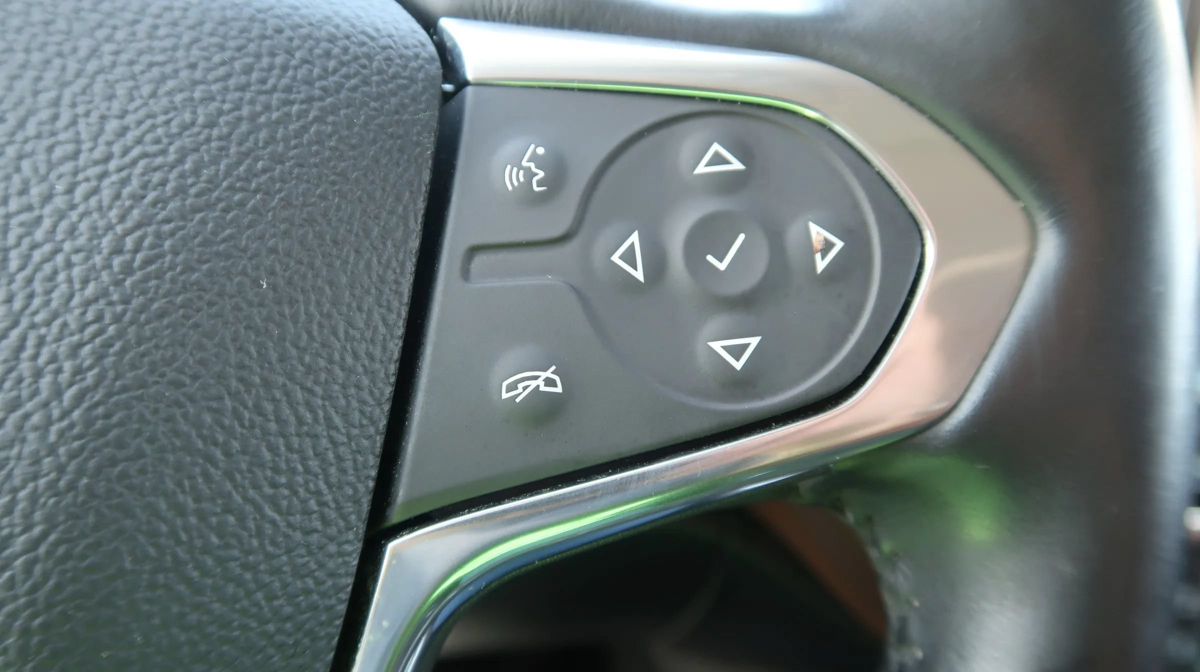 Used 2021 Chevrolet Traverse High Country FWD image 44
