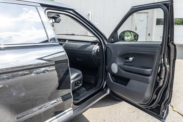 Used 2019 Land Rover Range Rover Evoque SE AWD/4WD image 16