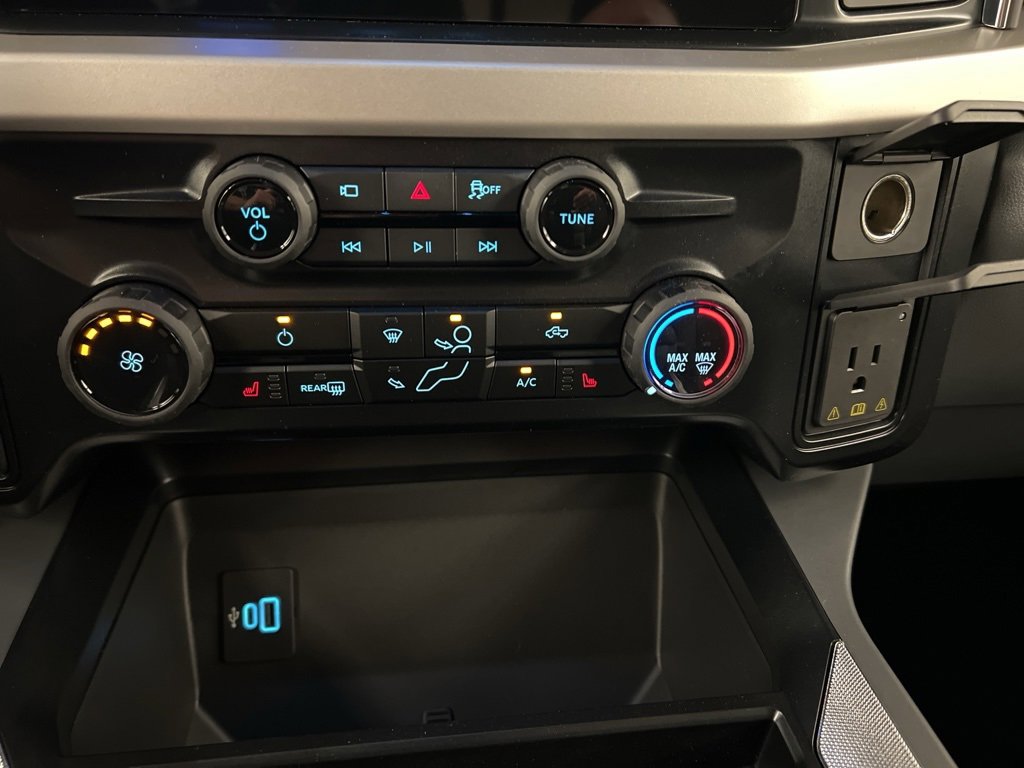 New 2025 Ford F250 XLT w/ Black Appearance Package image 13
