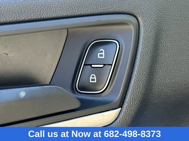 Used 2022 Ford Escape SE w/ SE Sport Appearance Package image 21