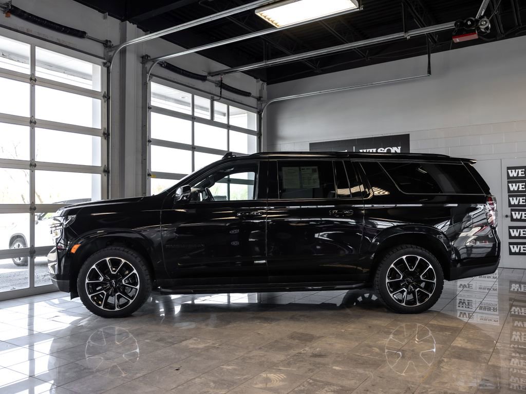 Used 2021 Chevrolet Suburban RST w/ Luxury Package AWD/4WD image 1